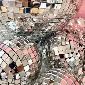 News-and-Events/diskokugle7